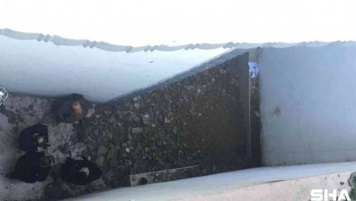 Kağıthane'de 5 katlı binanın zemin katında kısmi çökme meydana geldi: Bina tahliye edildi