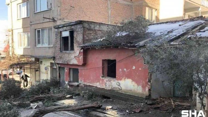 Karacabey'de metruk binalar bir bir yıkılıyor