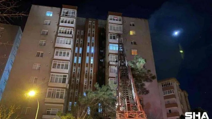 Kartal'da 11 katlı apartmanda yangın paniği