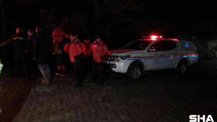 Kazdağları'nda karda mahsur kalan 17'si askeri personel 21 kişiyi kurtarma çalışmaları devam ediyor