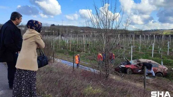 Kontrolden çıkan otomobil taklalar atarak taraya uçtu: 3 yaralı