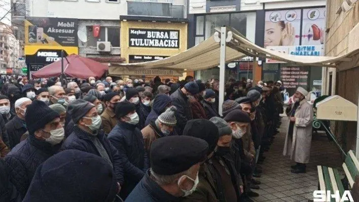 Oğlu tarafından öldürülen adam son yolculuğuna uğurlandı