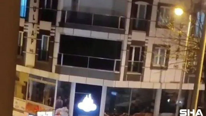 Önce kendi aralarında tartıştılar sonra başka sürücüyü darp ettiler