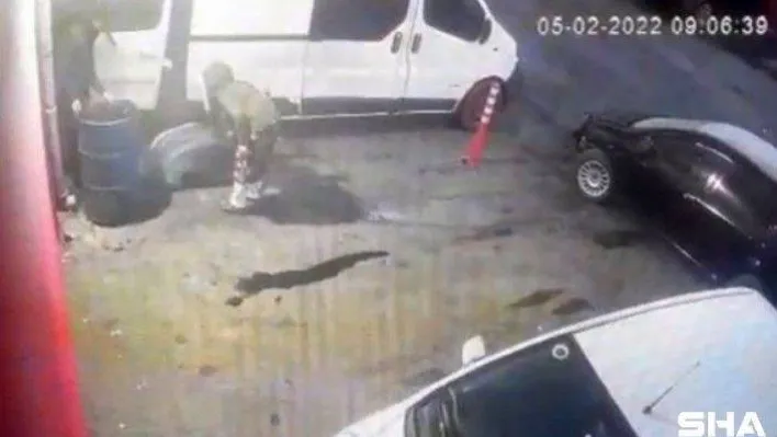 (Özel) Esenyurt'ta sanayiden hurda çalan hırsızlar kamerada