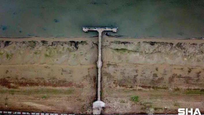 (Özel) İznik Gölü kuruyor...Belgesel ile tehlikeye dikkat çekti