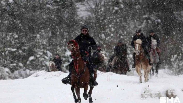 (Özel) Karlar üstünde dört nala özgürlük