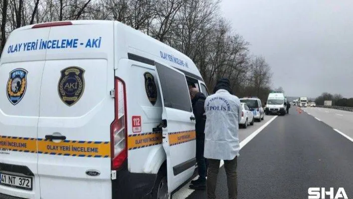 TEM'de yol ortasında duran otomobil içinde ölü bulundu