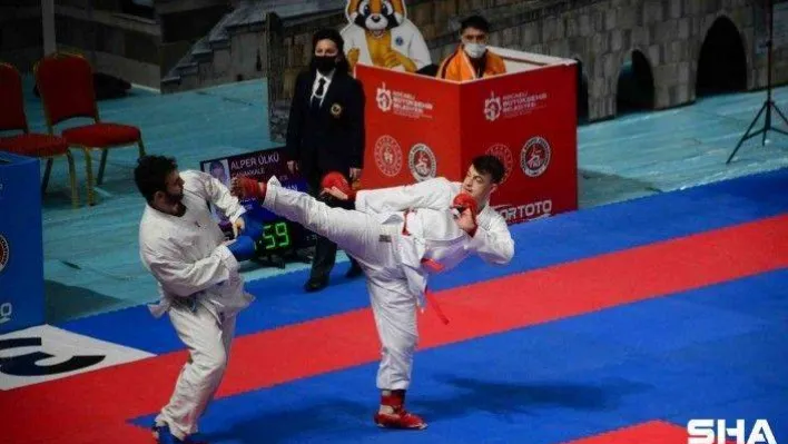 Türkiye Büyükler Karate Şampiyonası'nda müsabakalar başladı