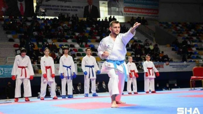 Türkiye Büyükler Karate Şampiyonası'nın açılış seremonisi yapıldı