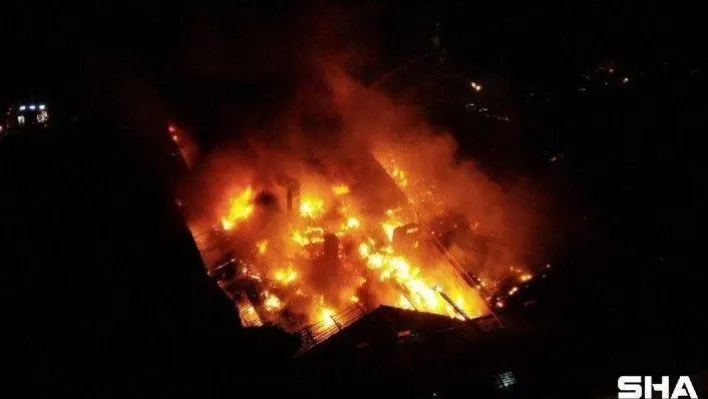 Tuzla'da alevlere teslim olan fabrika havadan görüntülendi