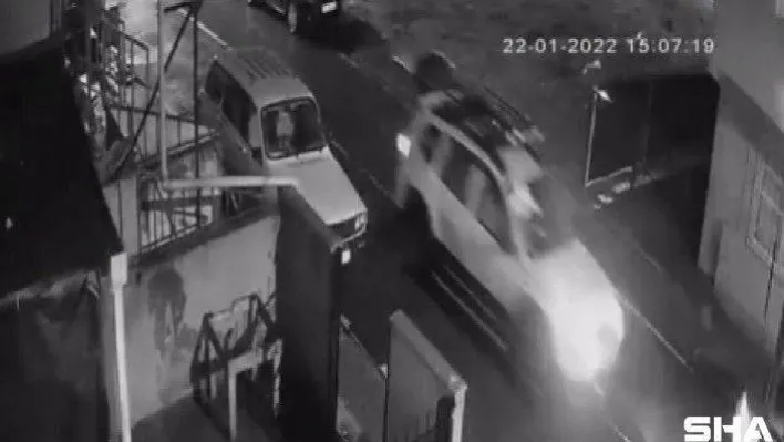 Ümraniye'de anahtarı üzerinde bırakılan araç saniyeler içinde çalındı