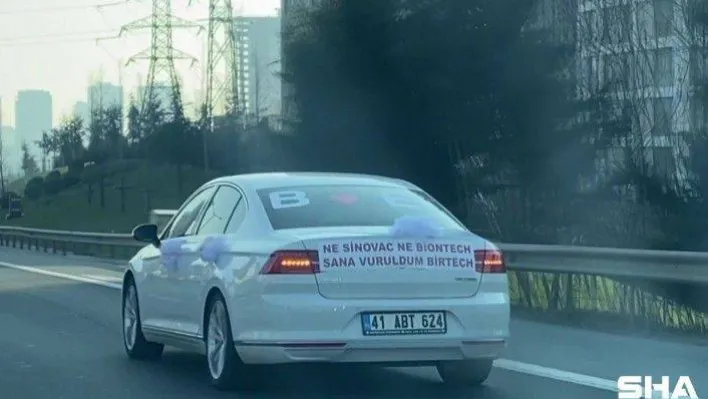 Ümraniye'de damat adayından gelin arabasıyla gülümseten aşı mesajı