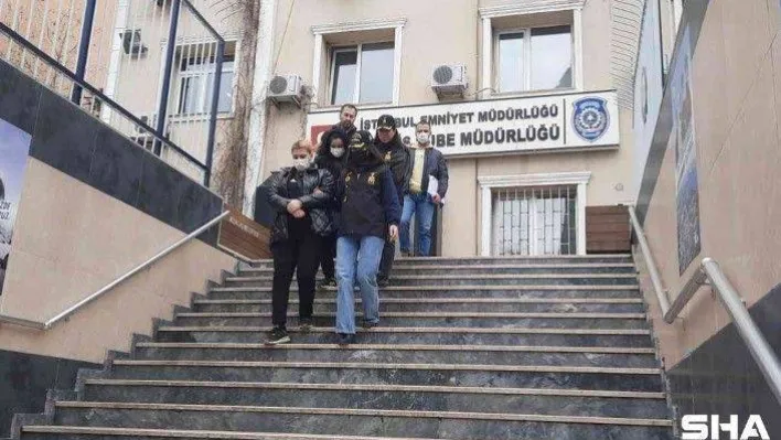 Yabancı uyruklu kadının çantasını çalan hırsızlar yakalandı