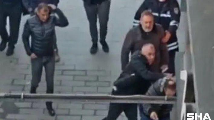 Yanlış anlaşılınca cadde ortasında tekme tokat darp edildi