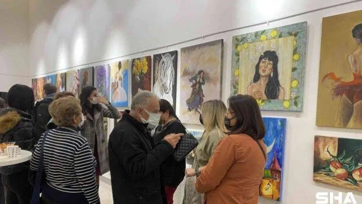 Ataşehir'de 'Rengarenk Kadınlar' resim sergisi kapılarını açtı