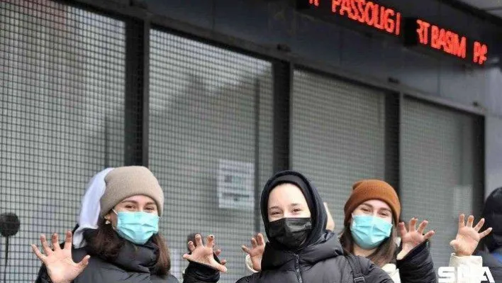 Beşiktaşlı kadın ve çocuk taraftarlardan Başakşehir maçına yoğun ilgi