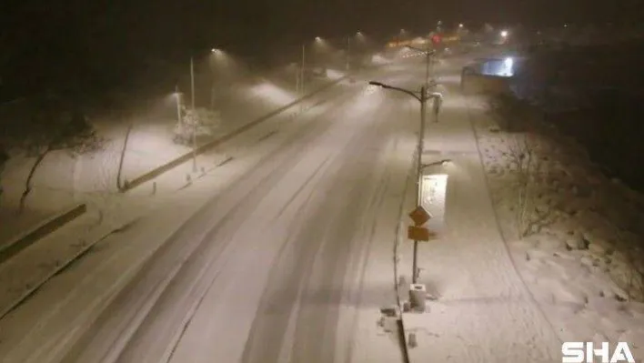 Beyaza bürünen Üsküdar sahili havadan görüntülendi