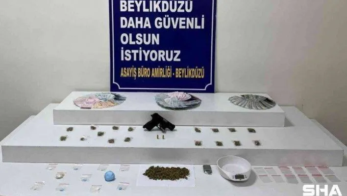 Beylikdüzü'nde uyuşturucu zanlısı elindeki &quotkaplan&quot dövmesinden yakalandı