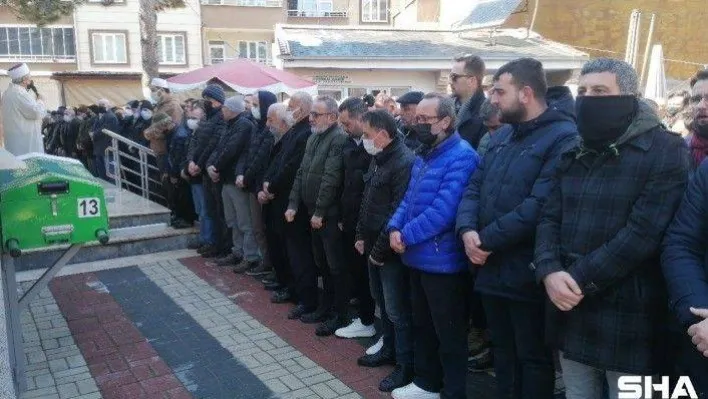 Bıçaklanarak öldürülen genç adam son yolculuğuna uğurlandı