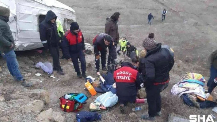 Bilecik'te işçi servisi kaza yaptı: 2'si ağır 6 yaralı