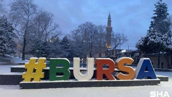 Bursa beyaz gelinliğini giydi