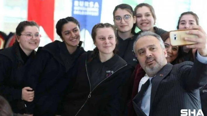 Bursa Büyükşehir'den 3 bin üniversite öğrencisine burs desteği