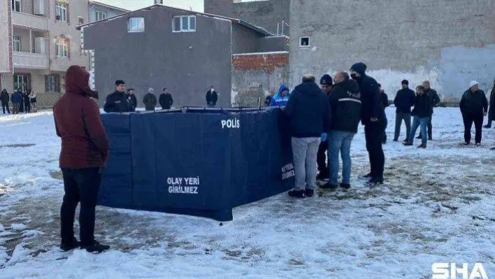 Bursa'da bir kişi boş arsada başından vurulmuş halde ölü olarak bulundu