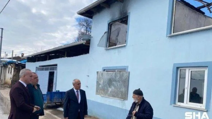 Bursa'da evi kül olan aileye belediye başkanı sahip çıktı