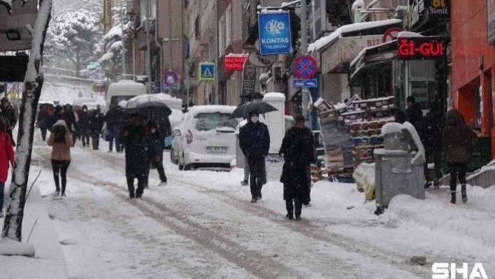 Bursa'da kar esareti..Yollar kapandı