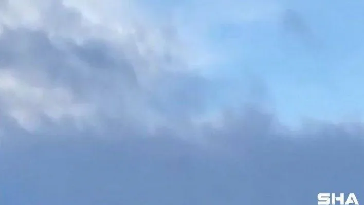 Bursa'da kar etkisini gösterirken, dikkatsiz sürücüler trafiği felç etti