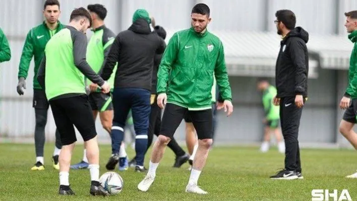 Bursaspor'da kadro dışı bırakılan Kubilay Sönmez affedildi