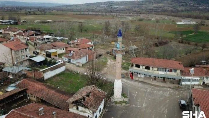 Camisiz minareyi görenler inanamıyor