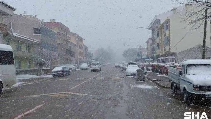 Çanakkale'nin yüksek kesimleri beyaza büründü