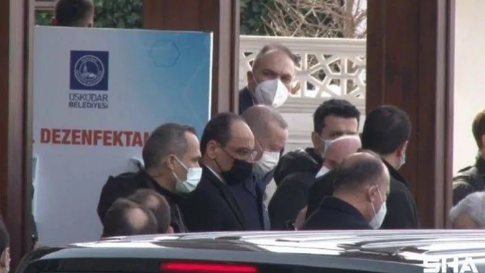 Cumhurbaşkanı Erdoğan cuma namazını Kerem Aydınlar Camii'nde kıldı