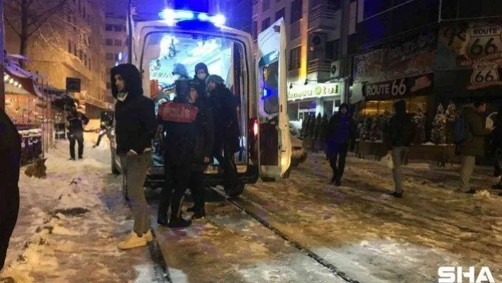 Eğlence mekanında bir kadını darp etti, dışarı atılınca dehşet saçtı