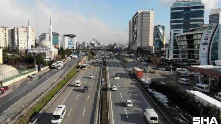 İstanbul'da kar alarmı verildi, yollar boş kaldı, trafik yüzde 11'e düştü