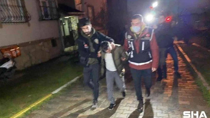 İstanbul'da uyuşturucu satıcılarına operasyon: 20 kişi yakalandı
