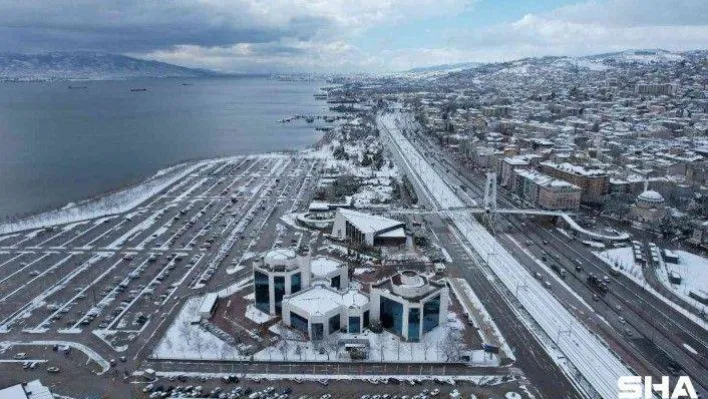 İzmit Körfezi Mart ayında karla buluştu