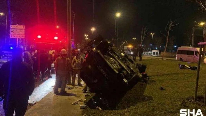 Kartal'da trafik kazası: Yoldan çıkan araç takla attı