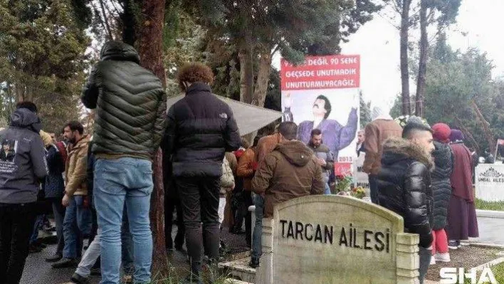 Müslüm Gürses ölümünün 9. yılında mezarı başında anıldı