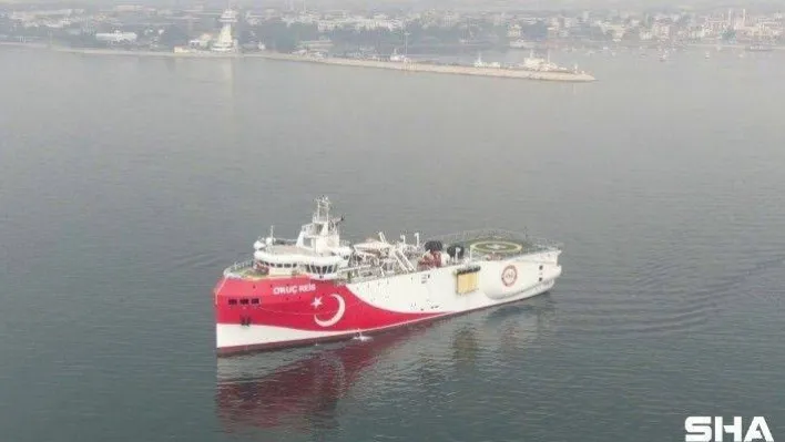 Oruç Reis bakım için Tuzla'ya demir attı