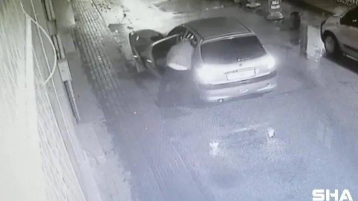 Otomobili ile sokak üzerindeki rögar kapaklarını çalan şüpheli böyle görüntülendi