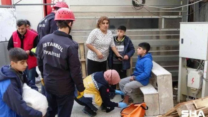 Pendik'te inşaatta 5 metre derinliğindeki çukura düşen çocuk kurtarıldı