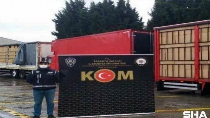 Polis ekiplerince 90 santimetre uzunluğunda kılıç ele geçirildi