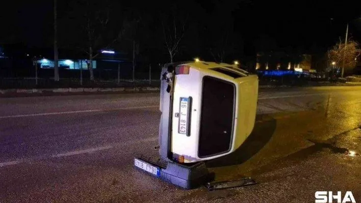 Refüje çarpan otomobil metrelerce sürüklendi: 1 yaralı