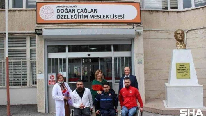 Şampiyon sporculardan, kadın öğretmenlere vefa ziyareti