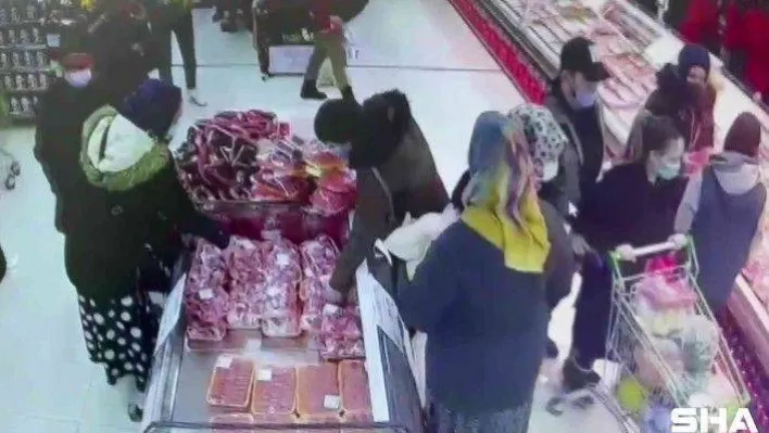 Sancaktepe'de kaşla göz arasındaki 10 bin liralık telefon hırsızlığı kamerada