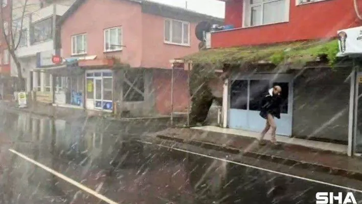 Sarıyer'de kar yağışı başladı