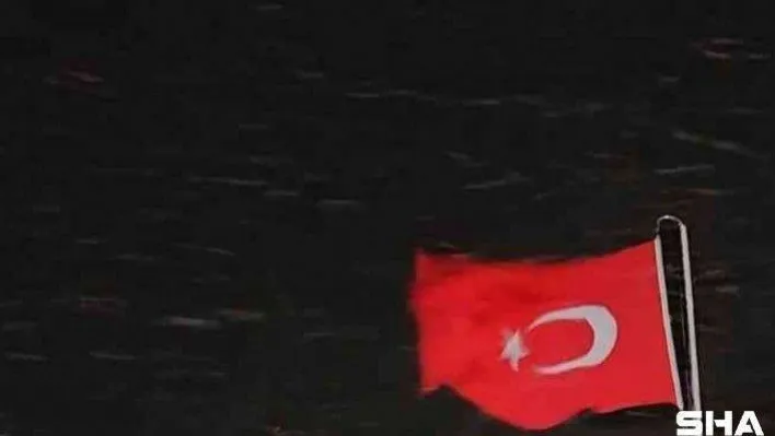 Taksim'de tipi şeklinde kar yağışı etkili oldu