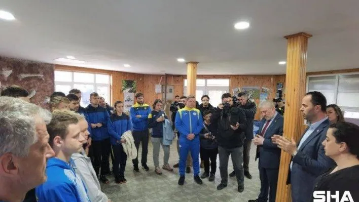 TİESF Başkanı Bursa'da ağırlanan Ukraynalı sporcuları ziyaret etti